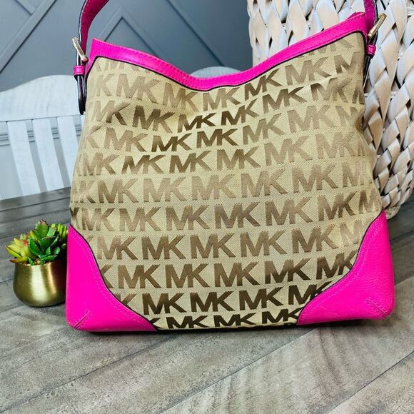 Michael Kors Millbrook Signature Jacquard Large Pink Shoulder Hobo Bag - Picture 7 of 12